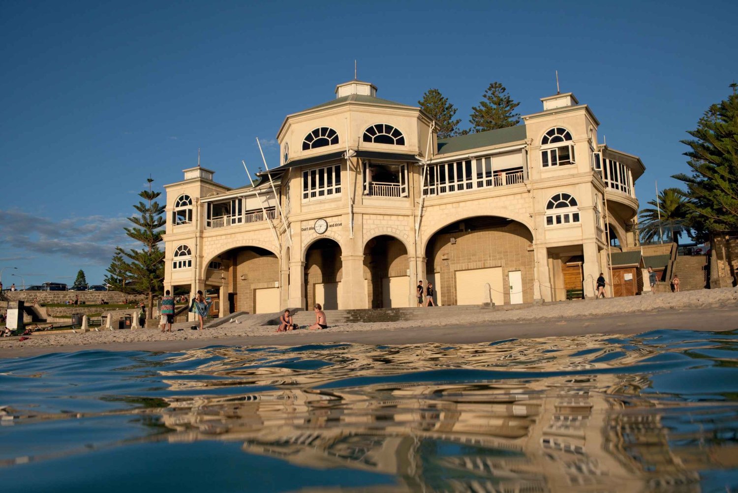 Perth: Beaches of Perth Sunset Picnic, City Lights Tour