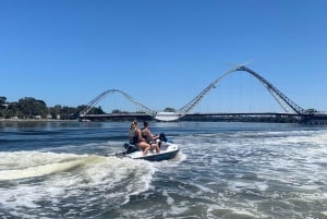 Perth: Opastettu vesiskootterikierros freestyle-sessioineen