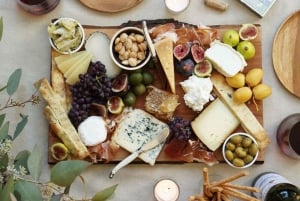 Swan Valley: VIP Wine Tour with Cheeseboard and Lunch
