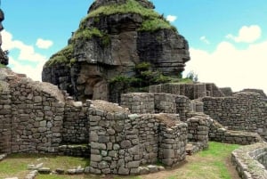 1 day excursion to Waqrapukara