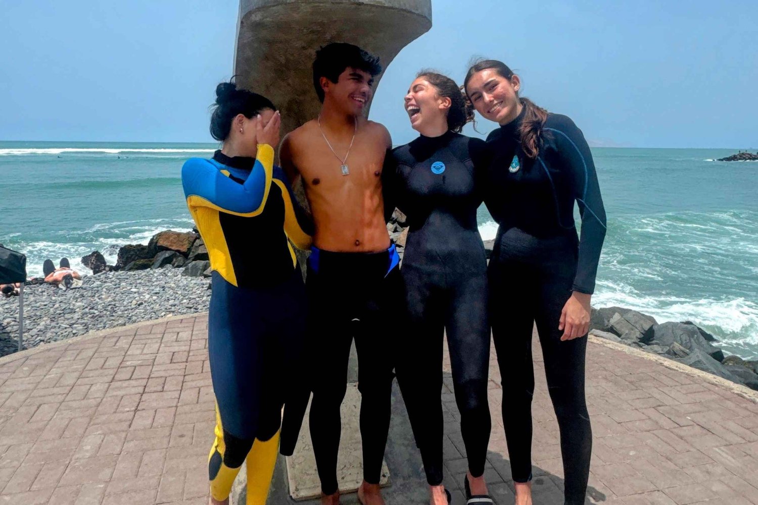 1-on-1 Surf Coaching in Lima – All Equipment Included
