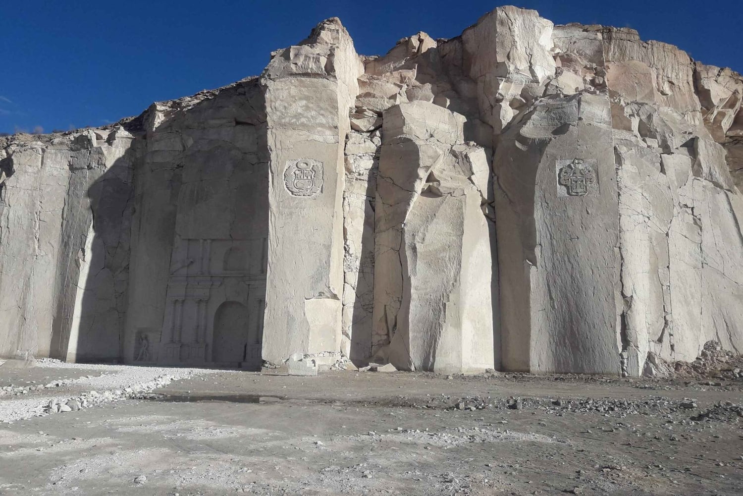 Excursión de 4 horas: Ruta del Sillar con Senderismo en Culebrillas