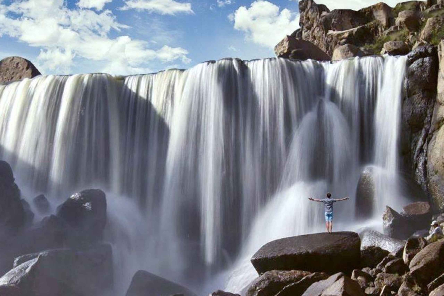 Día de Aventura en Arequipa: Catarata de Pillones + Bosque de Rocas