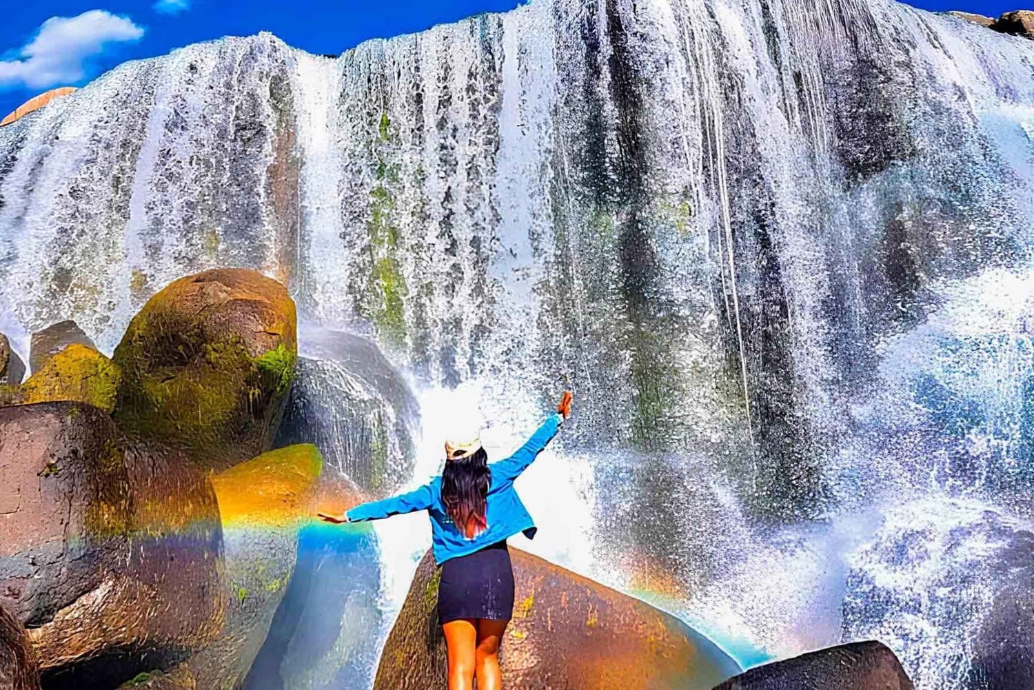 День приключений в Арекипе: водопад Пильонес + скальный лес