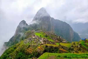 Aguas Calientes : Billet officiel pour le Machu Picchu, bus et guide