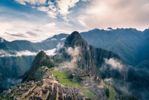 Aguas Calientes: Machu Picchu: Virallinen lippu, bussi ja opas