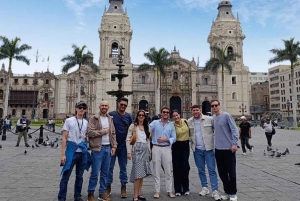 Lima Antigua a Pie desde Plaza San Martín al Convento San Francisco