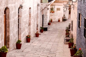 Arequipa: Las Rocas Quad Tour & City Highlights Tour