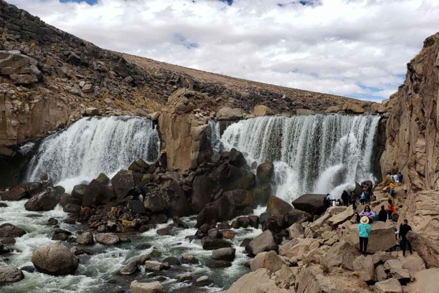 Arequipa : excursion d'une journée à la cascade de Pillones et à la forêt de pierre