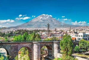 Arequipa: Salinas Lagoon Tour with Breakfast & Hot Springs