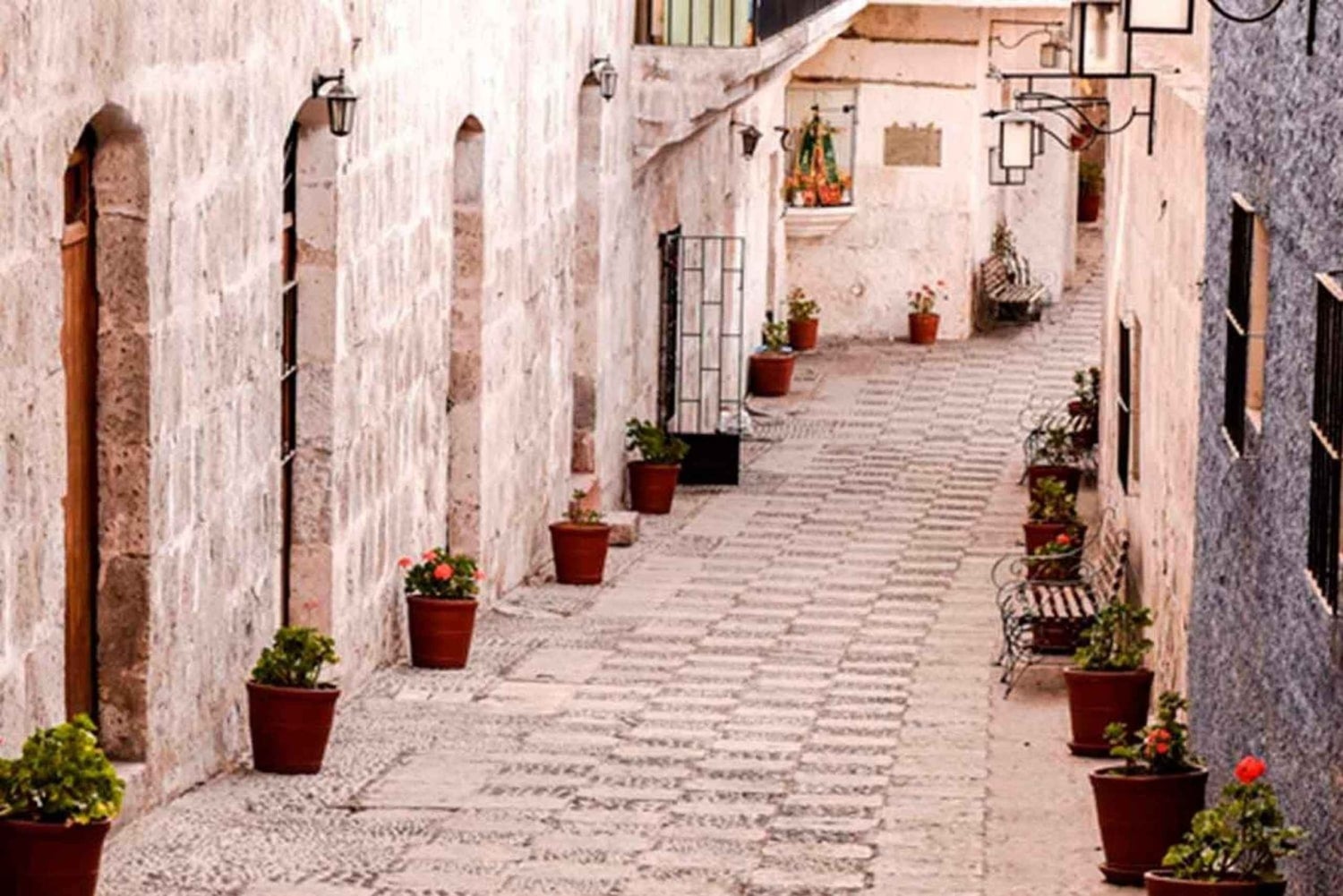 Arequipa: Sillar Route and City Walking Tour