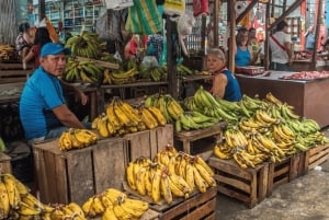 Belén Experience: Market, Canoa & Traditions 2 a 3hrs