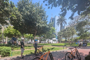 Passeio de bicicleta Miraflores Barranco Huaca Pucllana