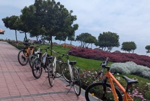 Passeio de bicicleta Miraflores Barranco Huaca Pucllana