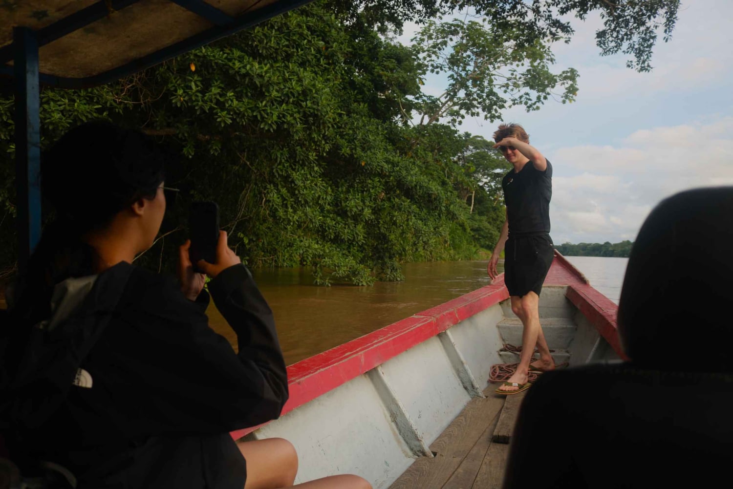 Expedição de barco pelo rio Tambopata