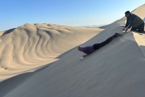 Buggy-tur i Huacachina-ørkenen, solnedgang og sandboarding