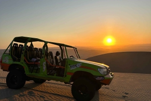 Buggy-tur i Huacachina-ørkenen, solnedgang og sandboarding