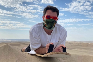 Buggy-tur i Huacachina-ørkenen, solnedgang og sandboarding