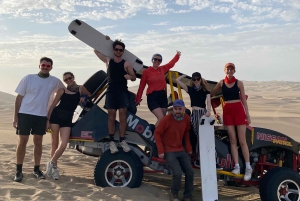 Buggy-tur i Huacachina-ørkenen, solnedgang og sandboarding
