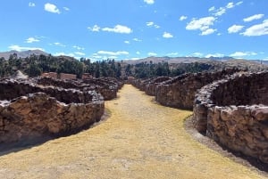 From Puno: Ruta del Sol by Tourist Bus from Puno to Cusco + Lunch