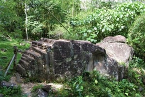 Excursão ao Cerro Tusa: Caminhe pela pirâmide natural mais alta - ida e volta