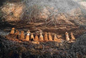 Chachapoyas: Excursión de un día a los Sarcófagos de Carajía y Cuevas de Quiocta