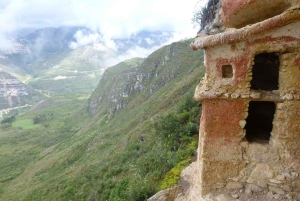 Chachapoyas: Revash Mausoleums & Leymebamba-museo