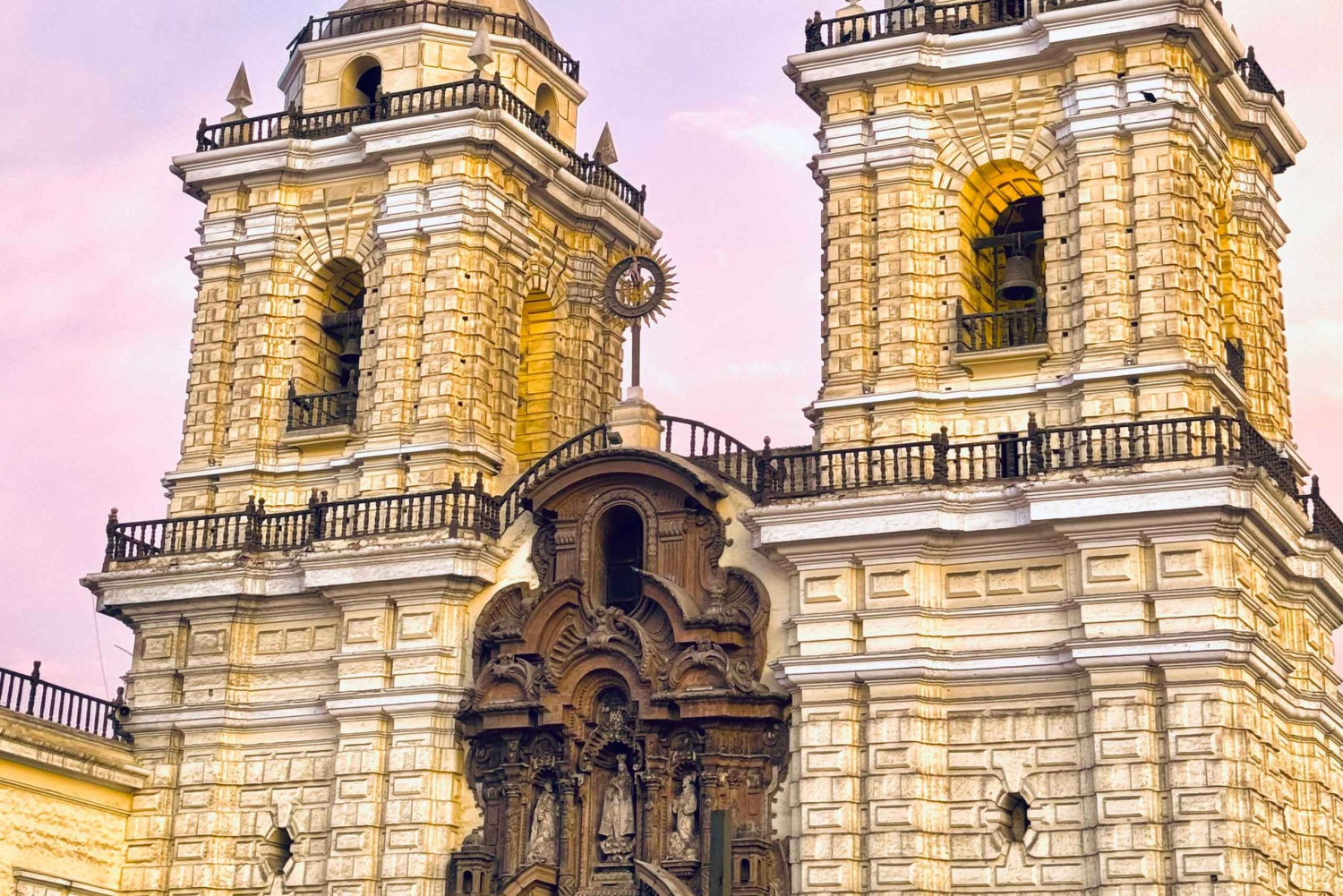 City Tour in Lima: With a Visit to the Catacombs