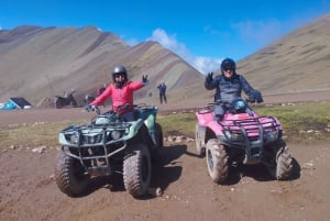 ATV四輪バイクで行くカラフルな山のツアー - ポルトガル語ガイド付き