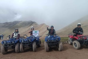 ATV四輪バイクで行くカラフルな山のツアー - ポルトガル語ガイド付き