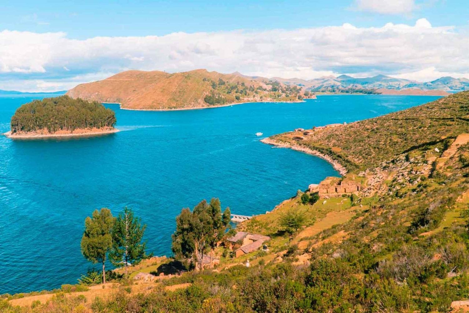 Copacabana: Isla del Sol and Moon Island Day Tour