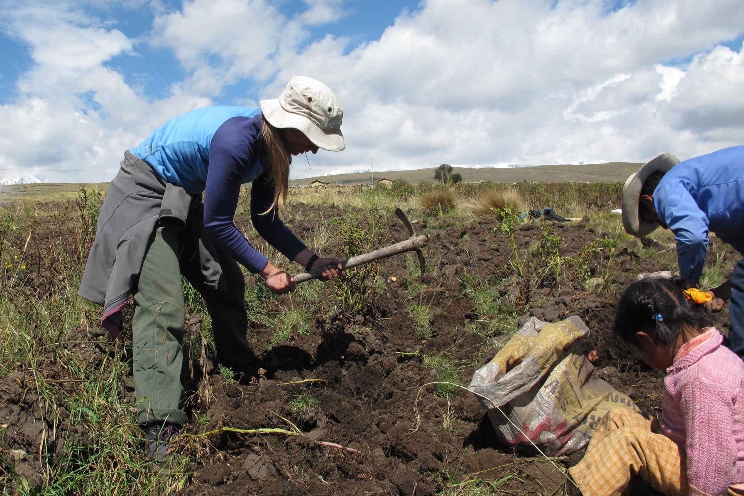 Cusco: 2-Day Ausangate Homestay with local people