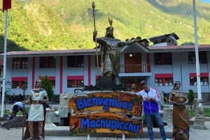 Cusco: 2-Day Sacred Valley and Machu Picchu Guided Tour