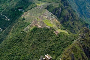 Cusco: 4-Day Hiking Trek to Machu Picchu with Lunches