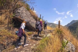 Cusco: 4 päivän vaellus Machu Picchuun junalla paluuseen