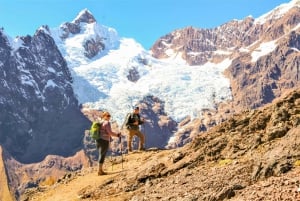 Cusco: 4-Day Lares Trek to Machu Picchu with Panoramic Train