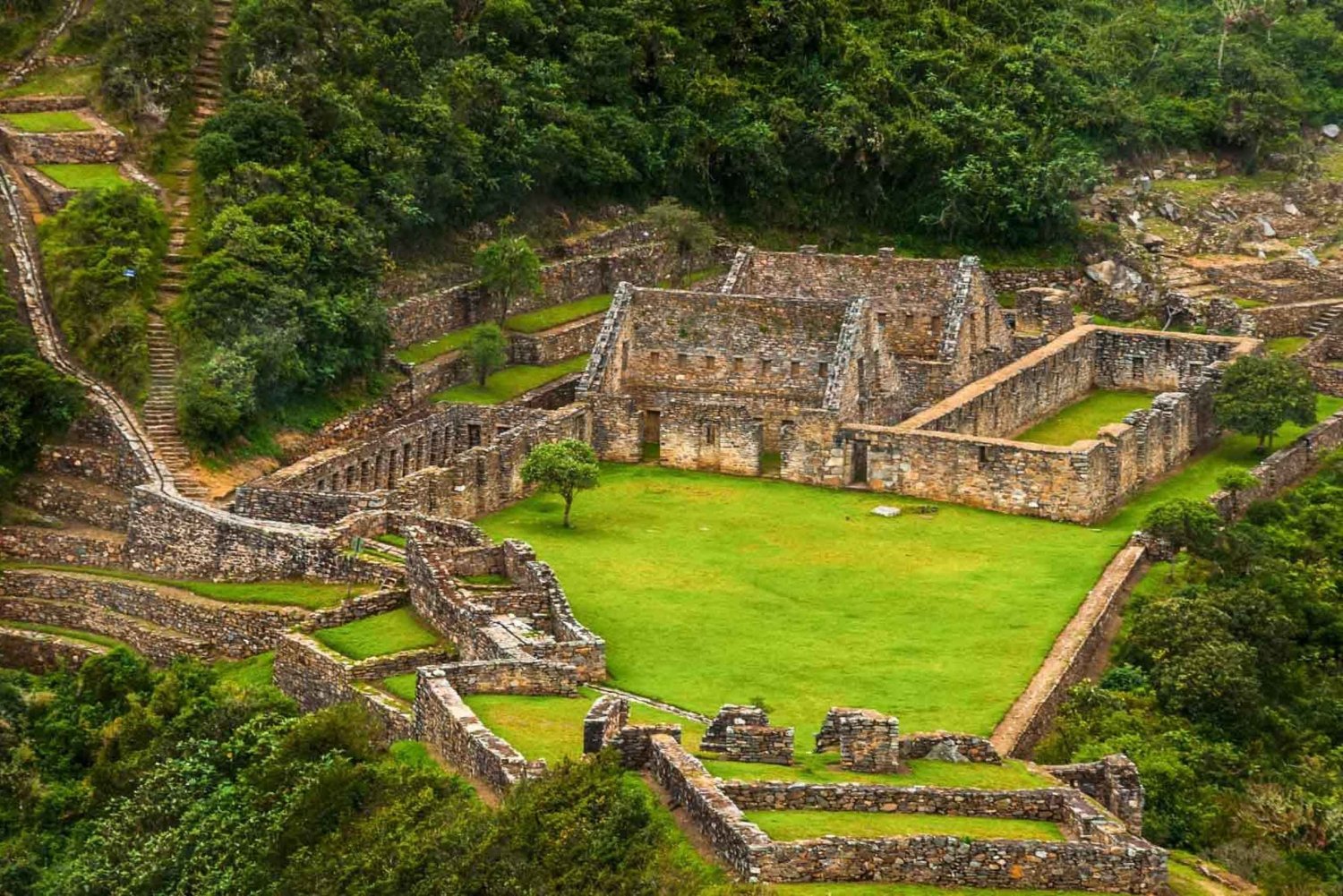 Cusco: 4-Day Choquequirao, The Hidden Inca City Tour