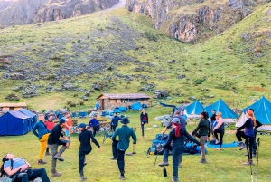 Cusco: 5-Day Salkantay Trek to Machu Picchu with Tickets
