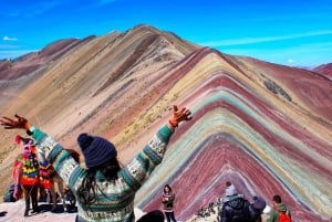 Cusco: Regnbuebjerget og Røde Dal 1-dags guidet tur med frokost