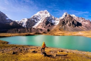 Cusco: Caminhada de um dia pelas 7 lagoas de Ausangate com almoço