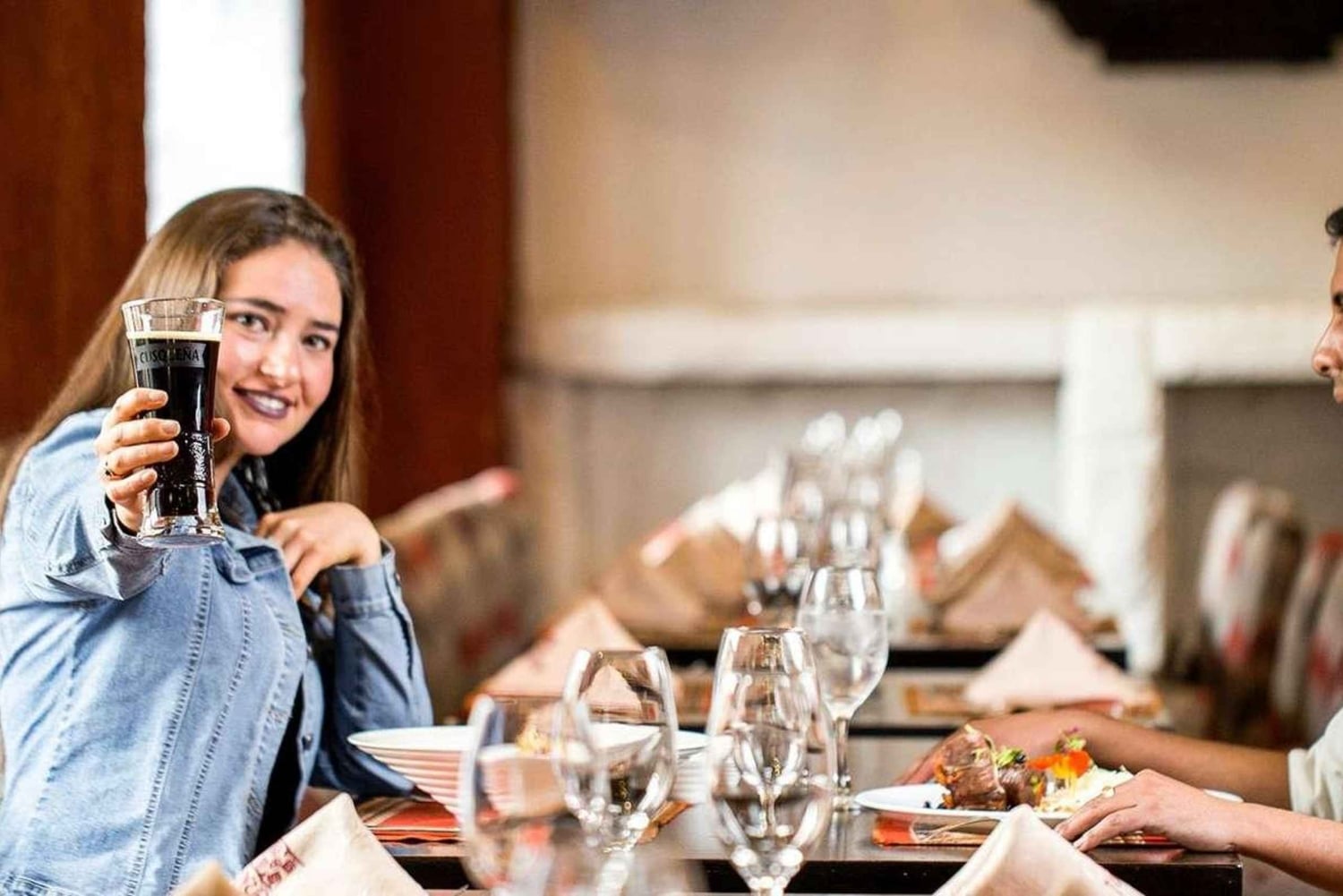 Cusco: Andean Folk Show with Dinner at Tunupa Plaza de Armas