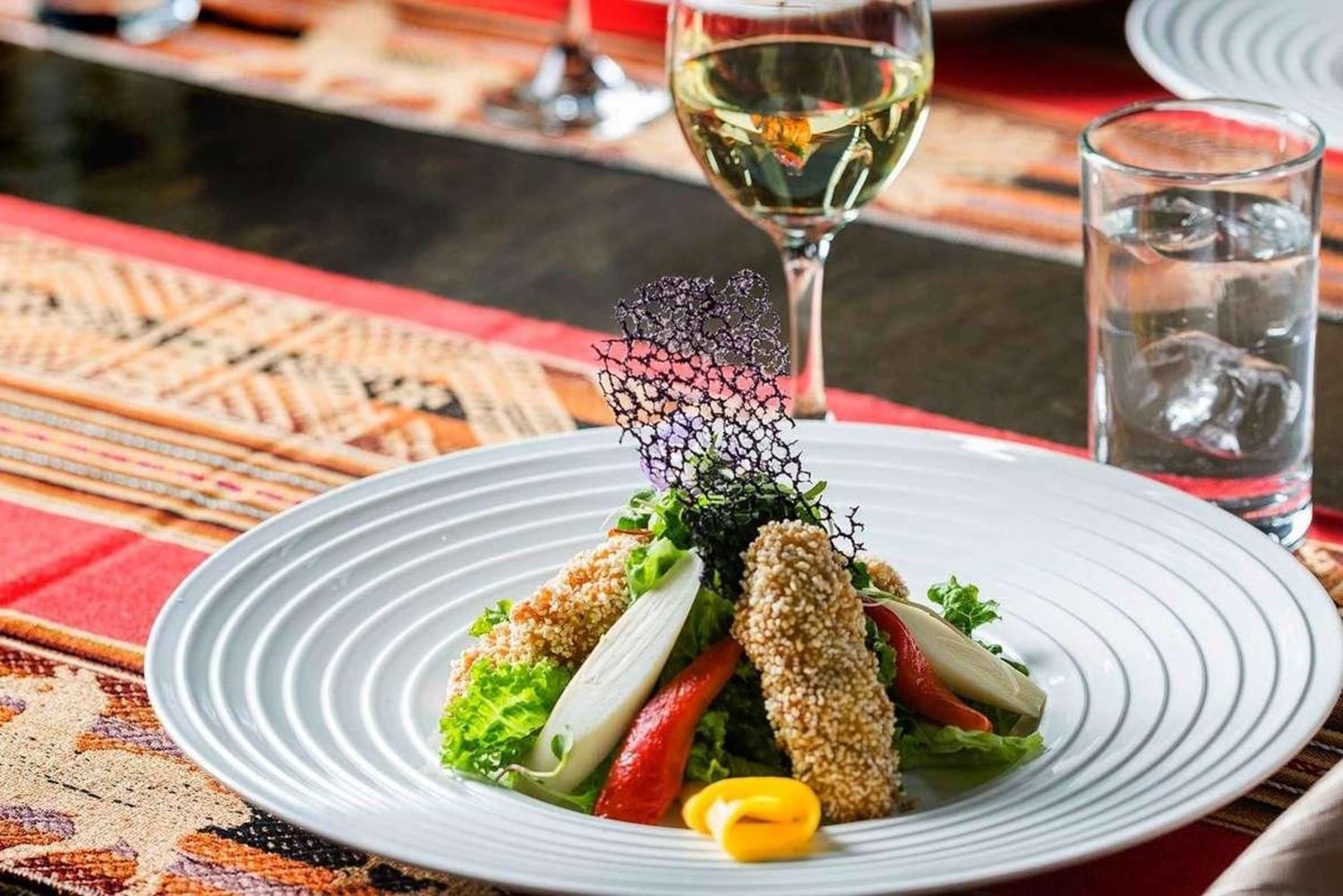 Cusco: Andean Folk Show with Dinner at Tunupa Plaza de Armas