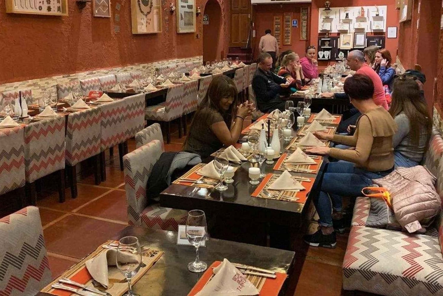 Cusco: Andean Folk Show with Dinner at Tunupa Plaza de Armas