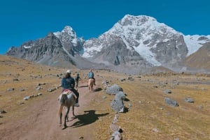Куско: однодневный конный тур по Аусангате и 7 озер