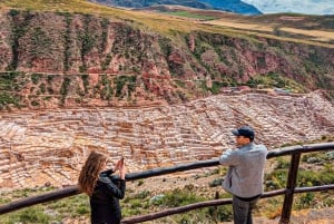 Cusco: Chinchero, Moray & Salt Mines avlämning i Ollantaytambo
