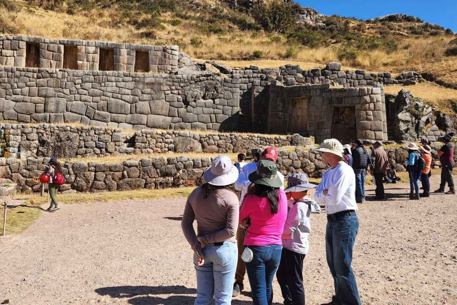 クスコ：市内観光 | 4 つの遺跡を巡る半日ツアー