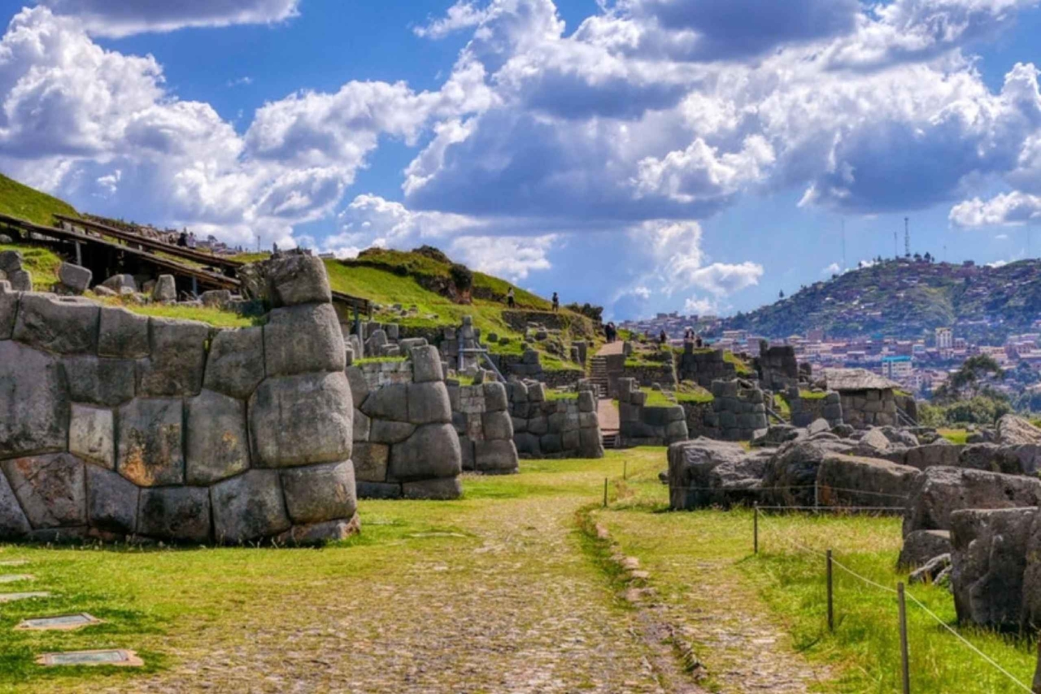 Cusco: City Tour with Sacsayhuamán, Qenqo & Pucapucara