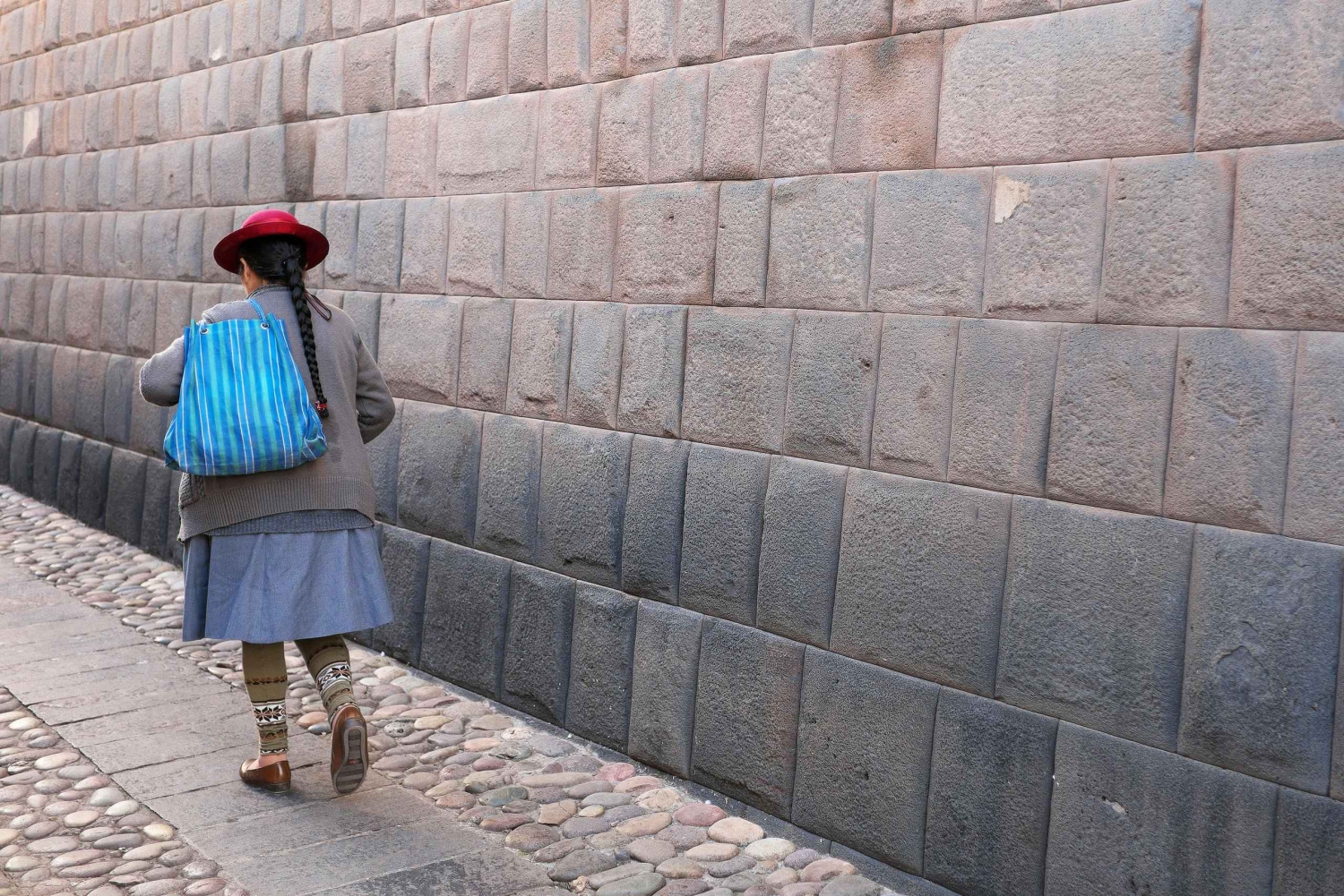 Cusco Cultural walk with a focus on art