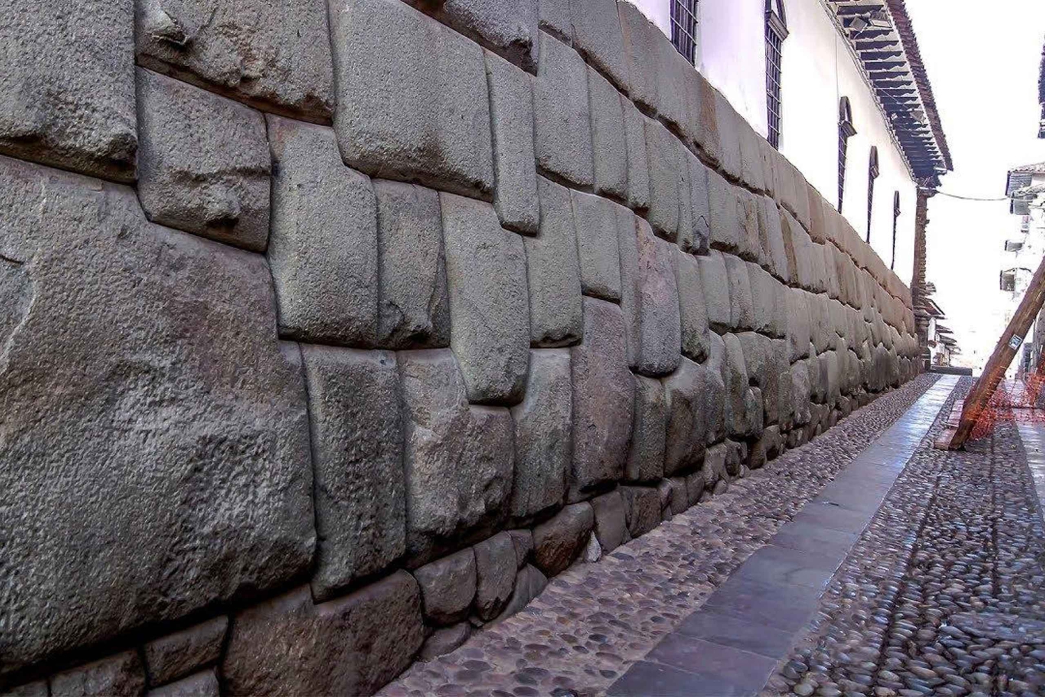 Cusco Cultural walk with a focus on art