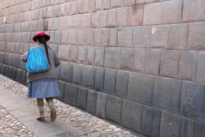 Cusco Cultural walk with a focus on art